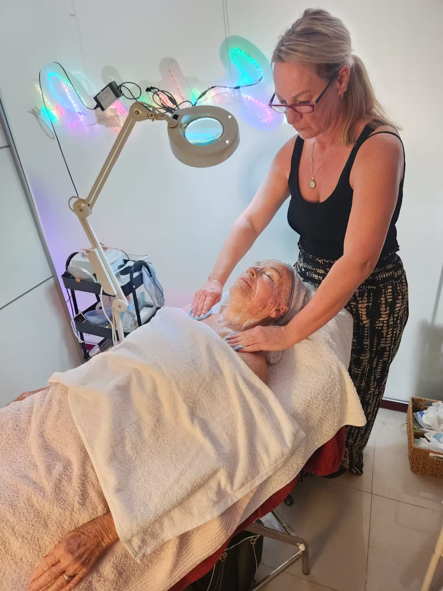 Blonde highlights on medium hair at ZenzHair Albir