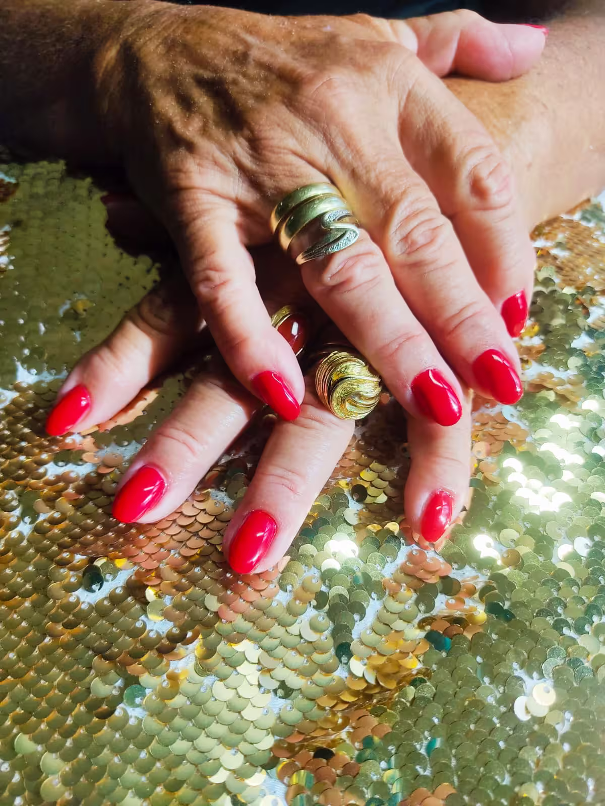 Light blonde hair with platinum highlights at ZenzHair Albir