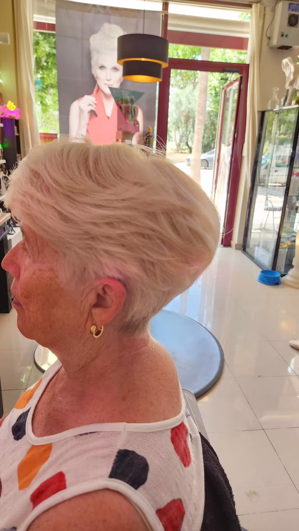 Long straight dark brown hair at ZenzHair Albir